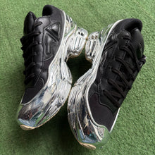 Load image into Gallery viewer, Adidas RAF Simons Ozweegos Size 7
