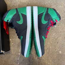 Load image into Gallery viewer, Jordan Pine Green 1s Size 12
