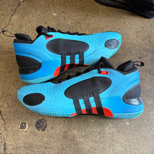 Load image into Gallery viewer, Adidas D.O.N Issue 5s Size 11
