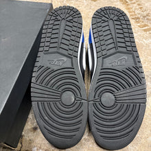 Load image into Gallery viewer, Jordan Royal Toe Low 1s Size 9.5
