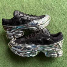 Load image into Gallery viewer, Adidas RAF Simons Ozweegos Size 7

