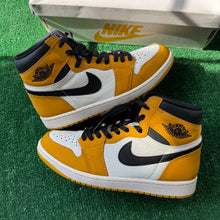 Load image into Gallery viewer, Jordan Ochre 1s Size 9
