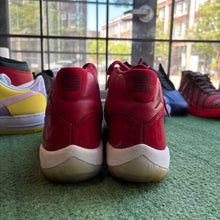 Load image into Gallery viewer, Jordan Win Like 96s Size 9
