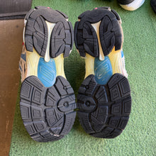 Load image into Gallery viewer, Balenciaga Runner Size 46
