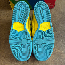 Load image into Gallery viewer, Nike SB Grateful Dead Yellow Dunk Lows Size 11
