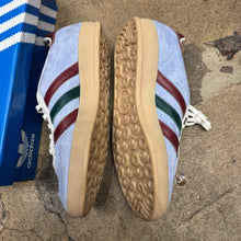 Load image into Gallery viewer, Adidas Blue Dawn Gazelle Indoors Size 8
