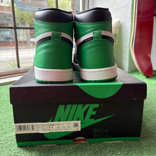 Load image into Gallery viewer, Jordan Lucky Green 1s Size 11
