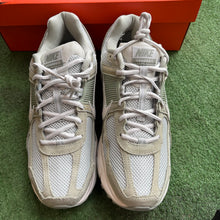 Load image into Gallery viewer, Nike Zoom Jade Horizon Vomero 5s Size 10.5
