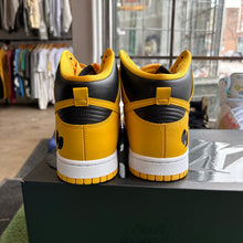 Load image into Gallery viewer, Nike Wu Tang Clan High Dunks Size 11.5
