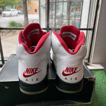 Load image into Gallery viewer, Jordan Fire Red 5s Size 10
