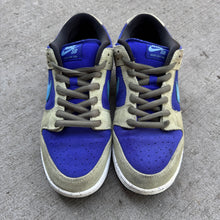 Load image into Gallery viewer, Nike ACG Celadon SB Low Dunks Size 9
