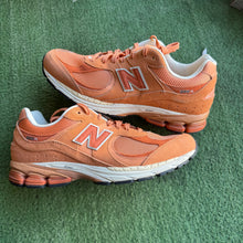 Load image into Gallery viewer, New Balance 2002Rs Size 12
