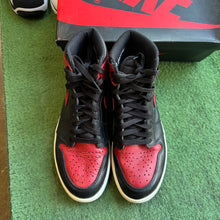 Load image into Gallery viewer, Jordan Banned 1s Size 8.5

