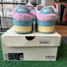 Load image into Gallery viewer, Nike SB Verdy Visty Low Dunks Size 11
