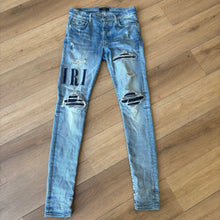 Load image into Gallery viewer, Amiri Denim Size 31
