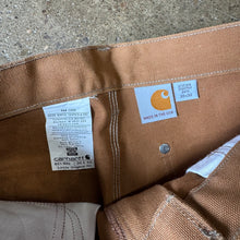 Load image into Gallery viewer, Vintage Carhartt Pants Size 30 x 32
