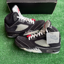 Load image into Gallery viewer, Jordan Reimagined Metallic 5s Size 9
