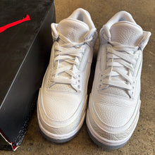 Load image into Gallery viewer, 2018 Jordan Pure Money 3s Size 8

