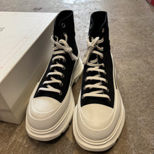 Load image into Gallery viewer, Alexander McQueen Boots Size 45
