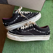 Load image into Gallery viewer, Vans Black Pearlized Old Skool 36s Size 9.5
