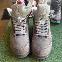 Load image into Gallery viewer, Jordan Wolf Grey 5s Size 7
