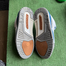 Load image into Gallery viewer, Jordan Wizard 3s Size 9
