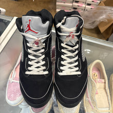 Load image into Gallery viewer, Jordan Reimagined Metallic 5s Size 13
