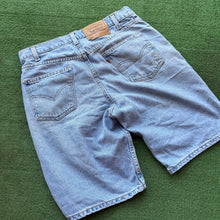 Load image into Gallery viewer, Vintage Levi’s Jean Shorts Size 32 x 30
