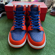 Load image into Gallery viewer, Nike Knicks High Dunks Size 11
