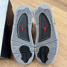 Load image into Gallery viewer, Jordan Toro 4s Size 7Y

