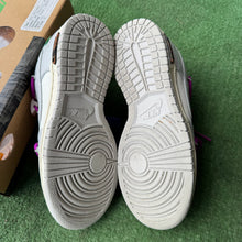 Load image into Gallery viewer, Nike OFF WHITE Lot 28 Low Dunks Size 5.5
