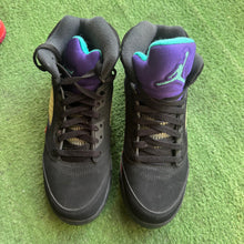 Load image into Gallery viewer, Jordan Top 3 5s Size 7Y

