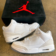 Load image into Gallery viewer, 2018 Jordan Pure Money 3s Size 8
