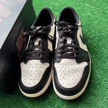 Load image into Gallery viewer, Jordan Mocha Low 1s Size 10
