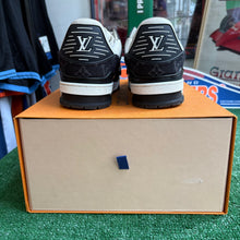 Load image into Gallery viewer, Louis Vuitton Trainers Size 7.5UK
