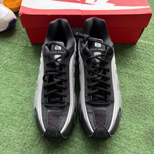 Load image into Gallery viewer, Nike Shox R4s Size 9
