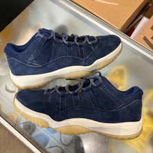 Load image into Gallery viewer, Jordan Jeter Low 11s Size 11
