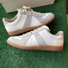 Load image into Gallery viewer, Maison Margiela Gats Size 43
