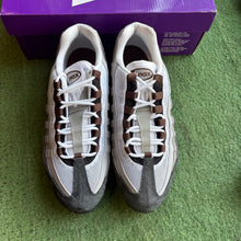 Load image into Gallery viewer, Nike SB Cacao Wow Air Max 95s Size 9.5
