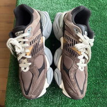 Load image into Gallery viewer, New Balance Dark Mushroom 9060s Size 9.5
