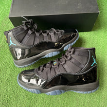 Load image into Gallery viewer, Jordan Gamma 11s Size 8
