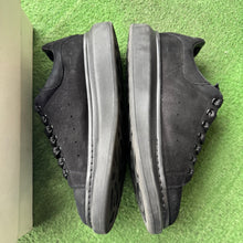 Load image into Gallery viewer, Alexander McQueen Oversized Size 43.5
