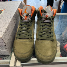 Load image into Gallery viewer, Jordan Olive 5s Size 10
