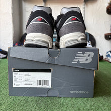 Load image into Gallery viewer, New Balance Slate Grey Raincloud 2002Rs Size 12
