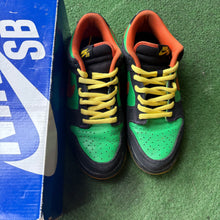 Load image into Gallery viewer, Nike Halloween SB Low Dunks Size 9
