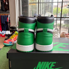 Load image into Gallery viewer, Jordan Lucky Green 1s Size 10.5
