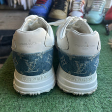 Load image into Gallery viewer, Louis Vuitton Runaways Size 8UK
