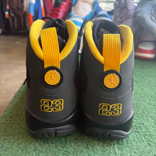 Load image into Gallery viewer, Jordan Charcoal Gold 9s Size 13
