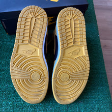 Load image into Gallery viewer, Jordan Pollen 1s Size 8.5
