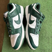 Load image into Gallery viewer, Nike Michigan State Low Dunks Size 9
